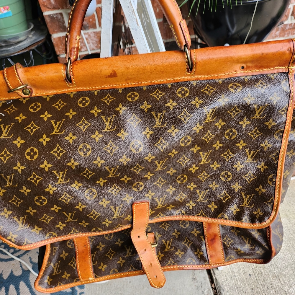 VINTAGE UNISEX TOTE BY LOUIS VUITTON